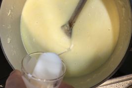 Verter la Maizena y el kirsch